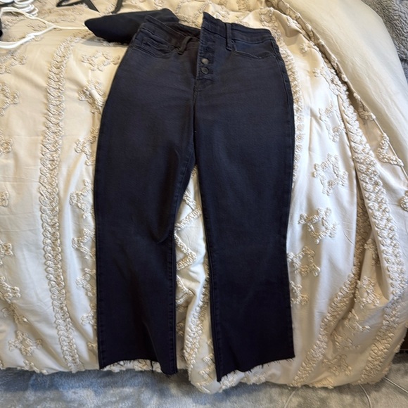 Good American Jeans - Picture 1 of 3